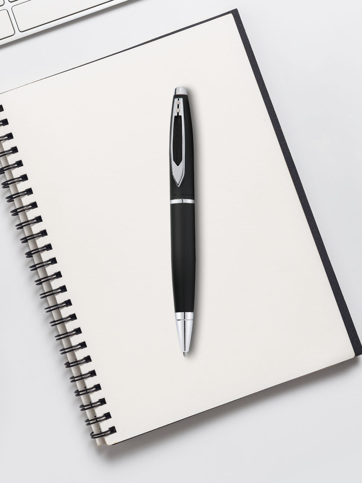 Penna a sfera con clip per finestra Calais™ Nero Opaco