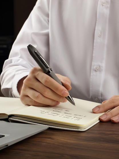 Penna a sfera Peerless™ grigio ardesia lucido con motivo a diamante inciso