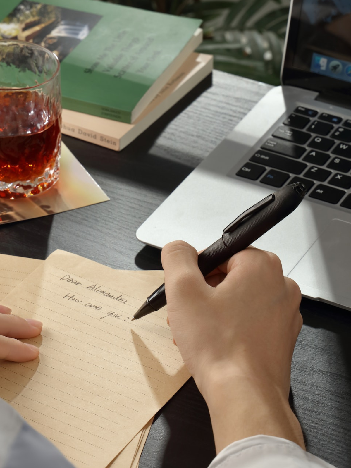 Penna a sfera Peerless™ nero lucido con motivo a diamante inciso