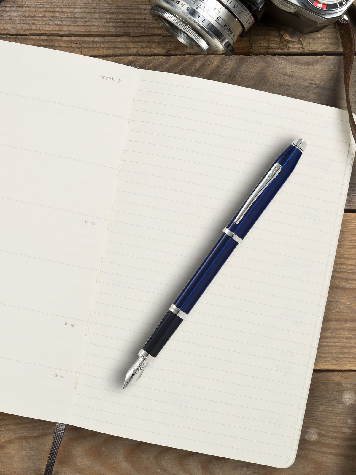 Penna stilografica Century® II con pennino medio laccato blu traslucido