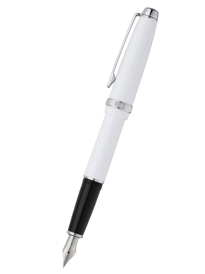Lume Porcelain White con particolari cromati lucidi e pennino medio in acciaio inox cromato lucido – penna stilografica